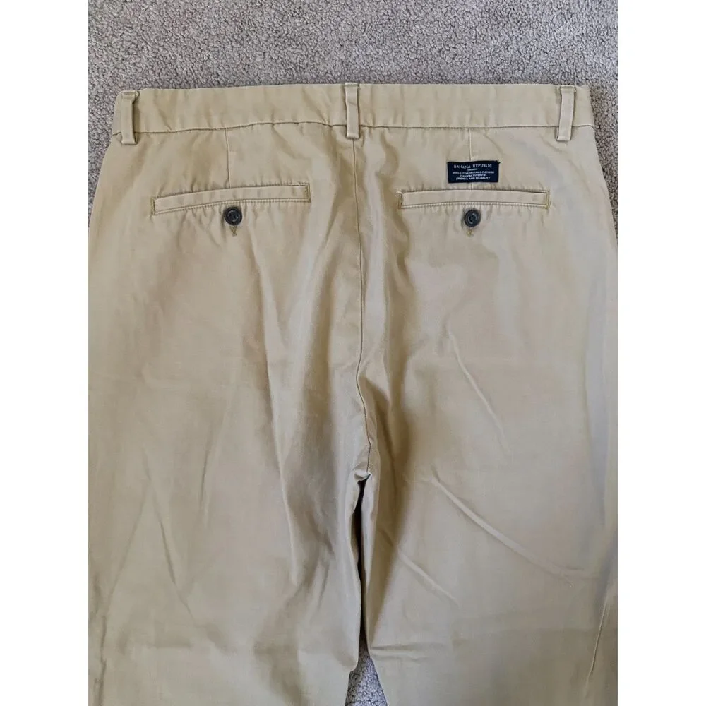 Banana Republic Aiden Fit Men’s Khaki Chino Pants 34x30 100% Cotton